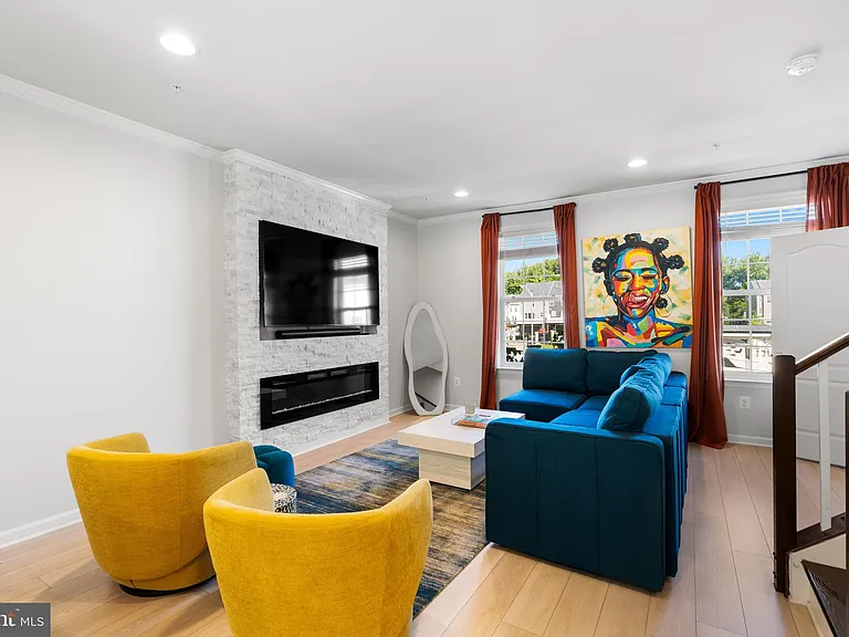 7713 Presidential Pkwy — Photo 8
