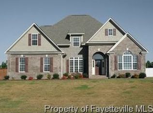 160 Oakridge Dr, Raeford, NC 28376