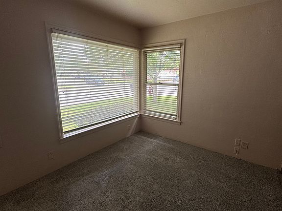 5th image of 5390 Camellia Ave