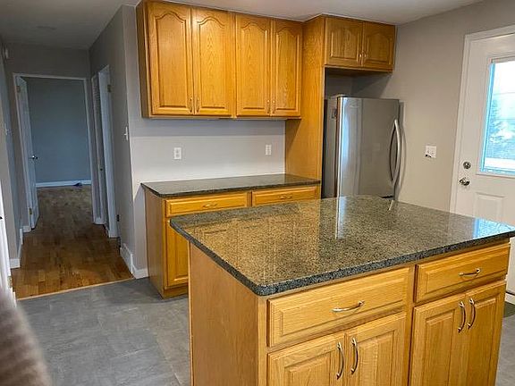 3rd image of 2823 Lakeview Ave