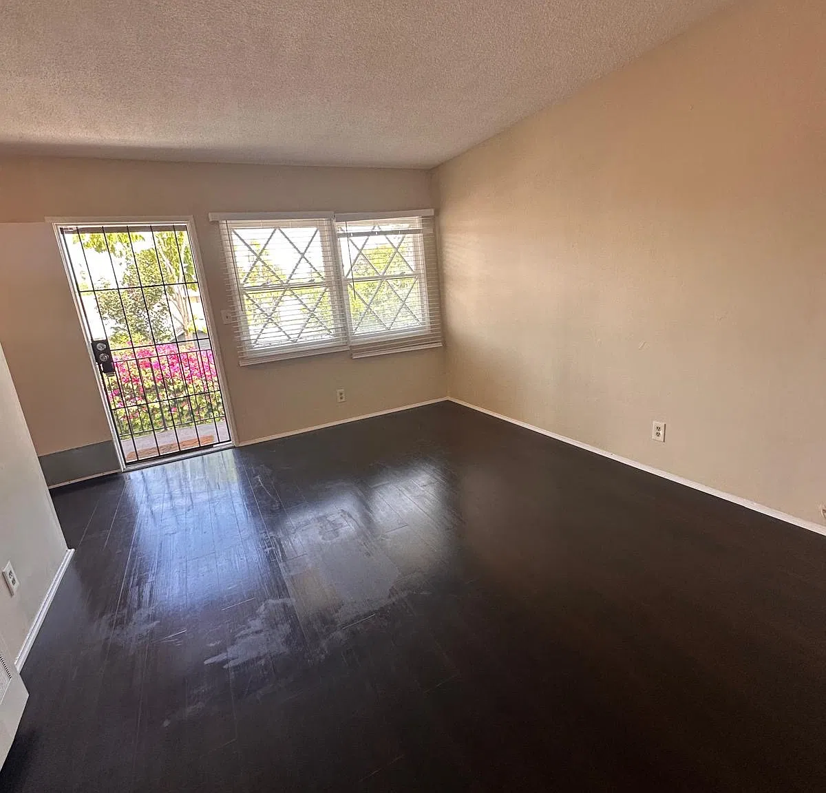 1 bed, 600 sqft, $1,750 — Photo 2