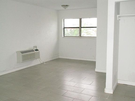2nd image of 1503 S Atlantic Ave #121