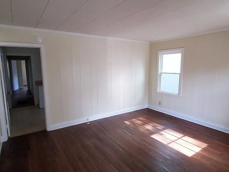 2034 Walker Ave — Photo 6
