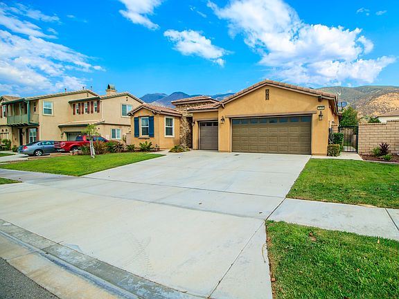 3rd image of 15386 Pepperwood Ln