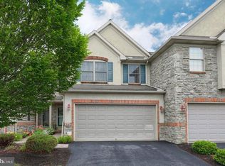 230 Fieldcrest Ln, Ephrata, PA 17522