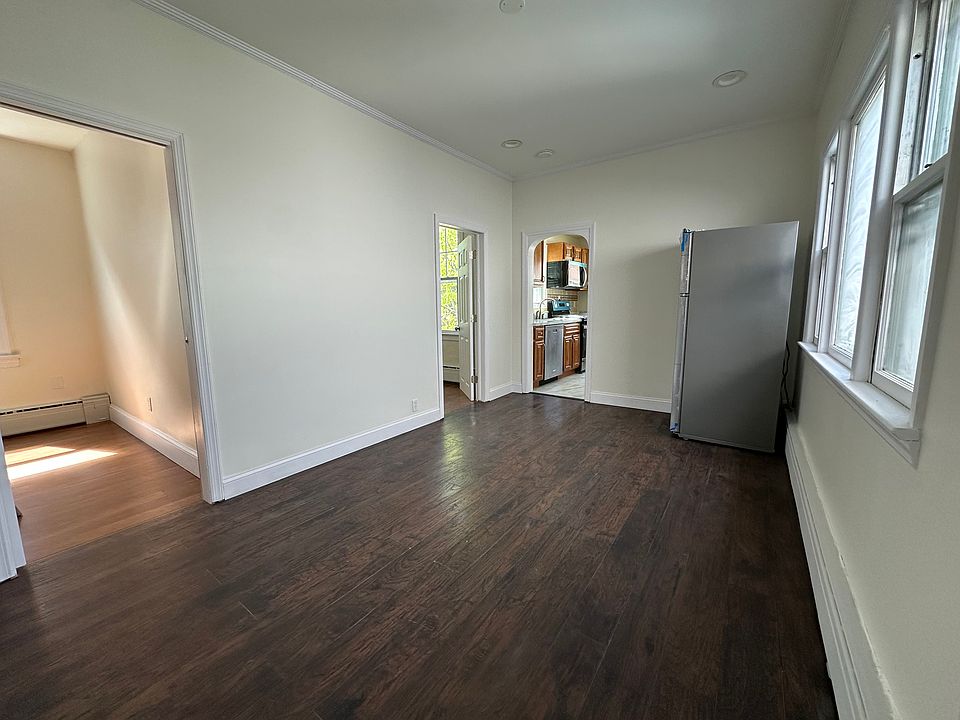 Entrance / Dining Room