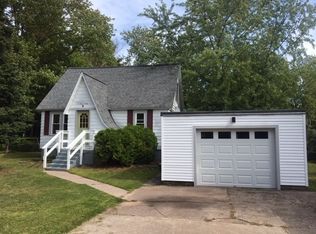 590 Erie Ave, Marquette, MI 49855