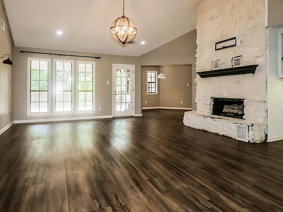 3rd image of 3530 Josee Ln