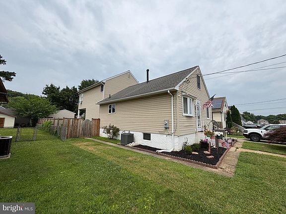 2nd image of 942 Woodlynn Rd