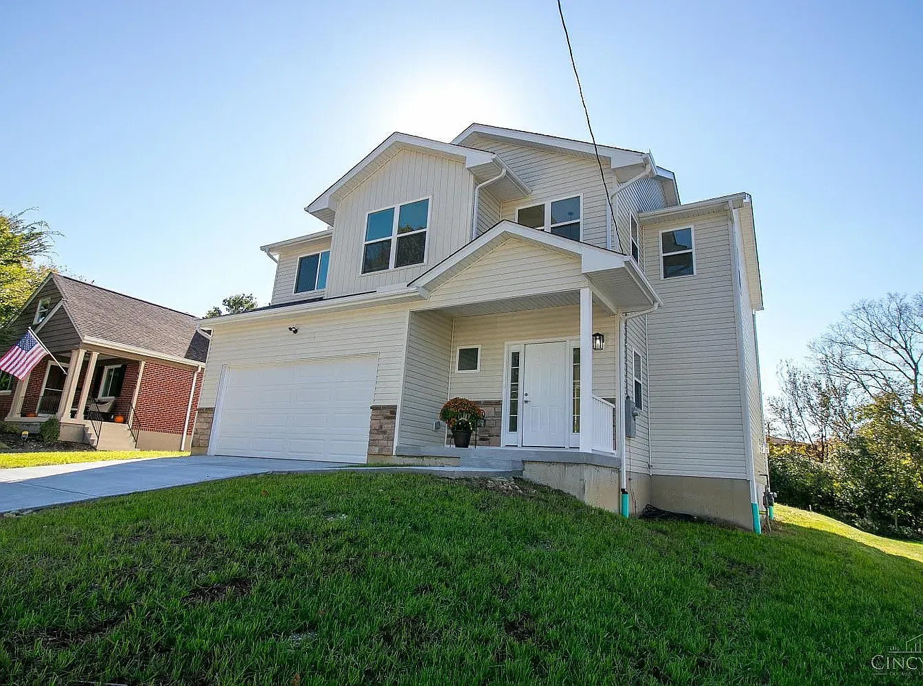 3 bed, 2.5 bath, 2100 sqft, $3,995 — Photo 1