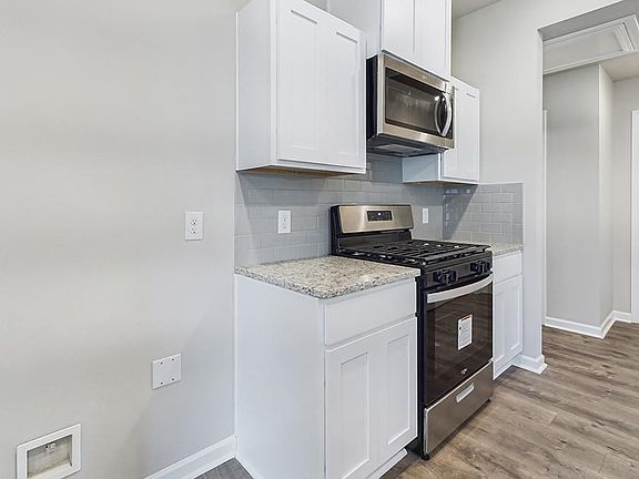 3rd image of 4007 Savannah Oaks Dr