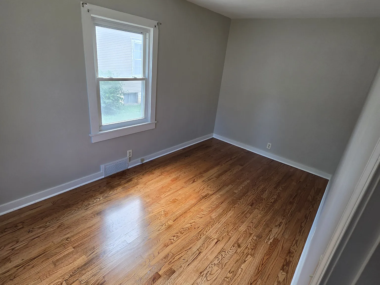 1308 Main St — Photo 2