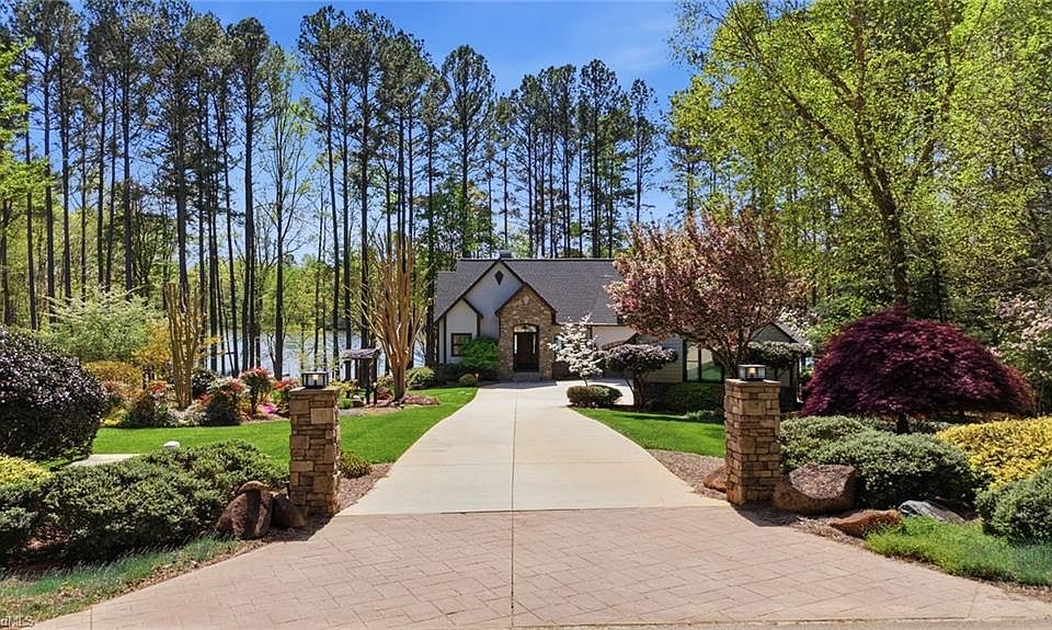 1st image of 901 Sunset Pointe Dr