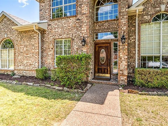 2nd image of 2824 Country Glen Ln