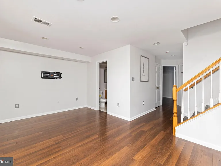 3343 Cape May Ct — Photo 33