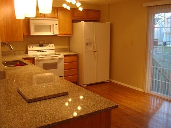 4th image of 3096 Dewbourne Dr