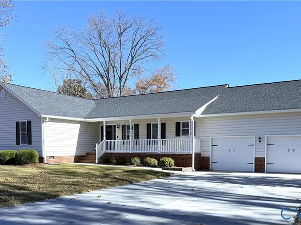 10911 Weybridge Rd, Chester, VA 23831