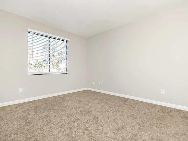 Smoketree Apartments — Photo 50