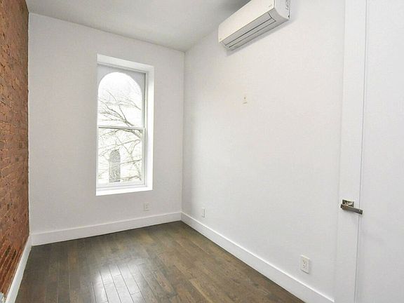 3rd image of 512 E 117th St #5