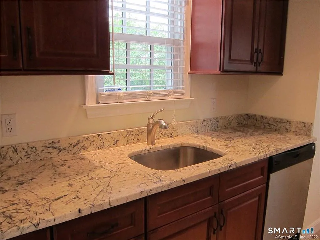 2 bed, 1.0 bath, 1160 sqft, $2,950 — Photo 4