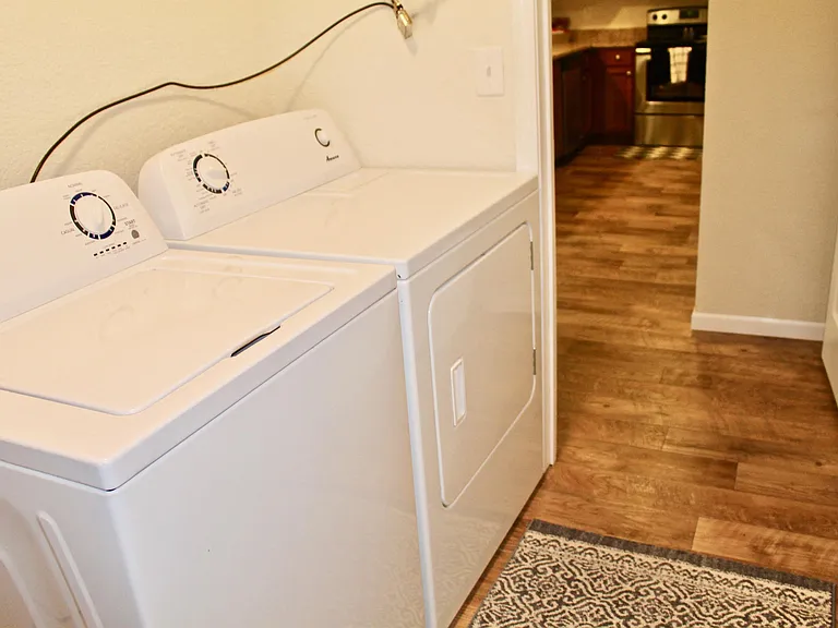 1904 N Severance St #29 — Photo 7