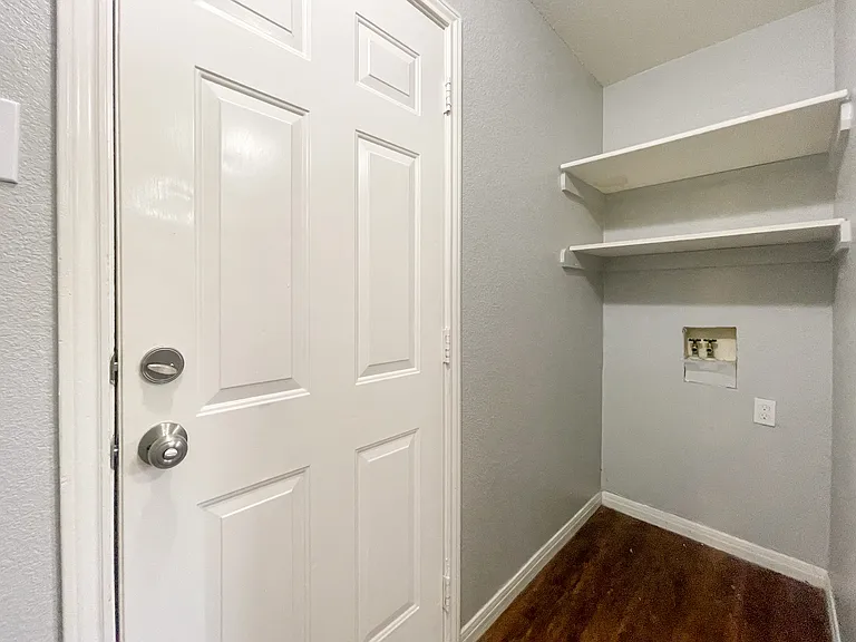 180 Spring Water Ln — Photo 8