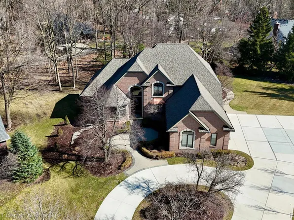 17947 Cranbrook Ct, Northville, MI 48168