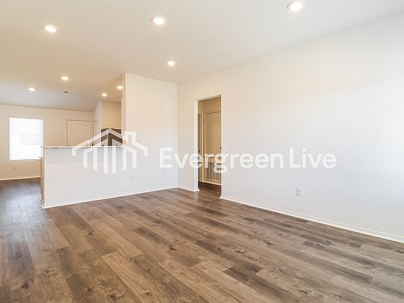 5th image of 102 Jasmine Ct