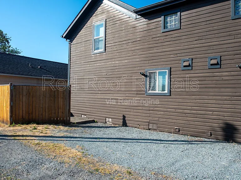 211 Varner Ave NE #2 — Photo 9