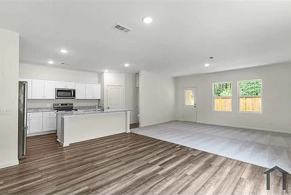 4925 McCoy Dr — Photo 12
