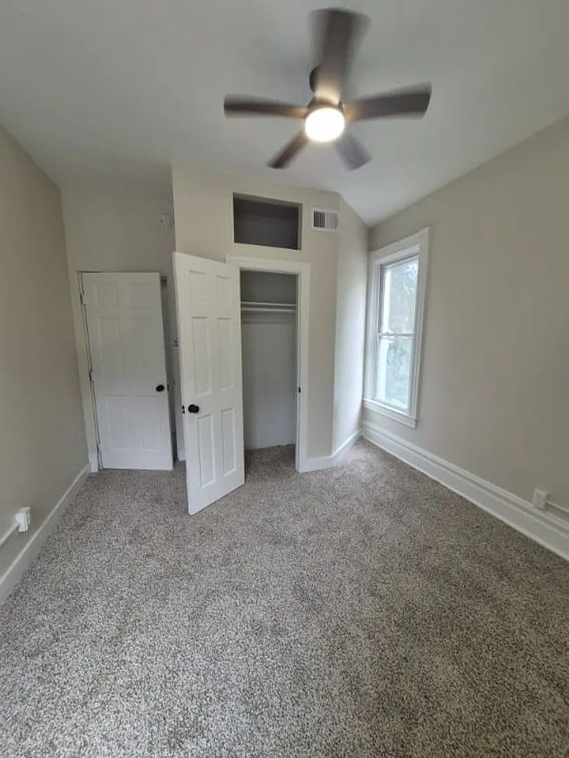 6 bed, 2713 sqft, $2,195 — Photo 2