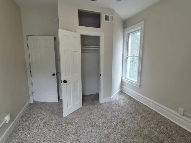 729 Hill Ave — Photo 1