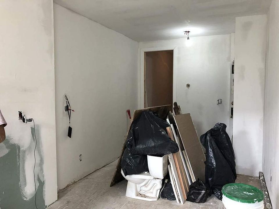 2nd image of 458 E 144th St APT 3