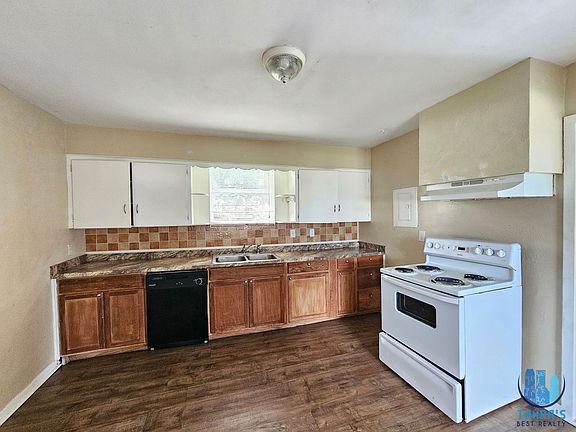 5th image of 715 Longfellow Blvd