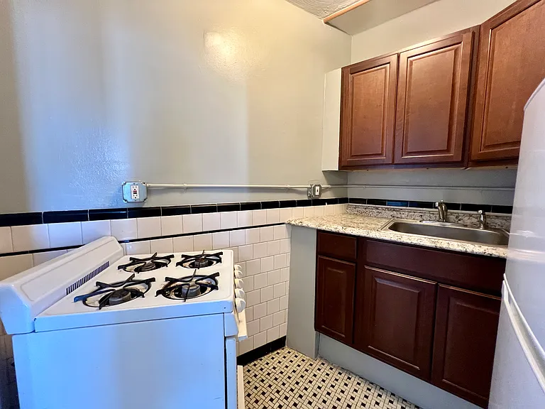 836 Main St #3R — Photo 7