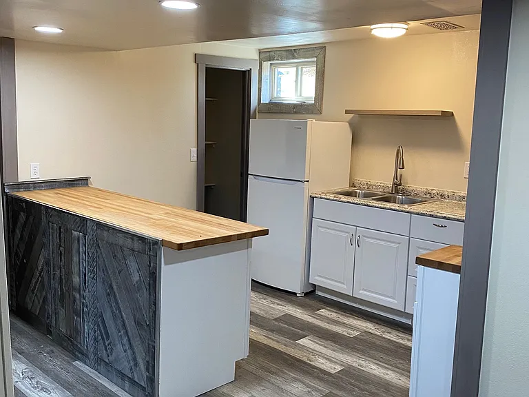 2616 Arcadia Dr — Photo 3
