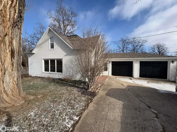 310 N 1st St, Mystic, IA 52574