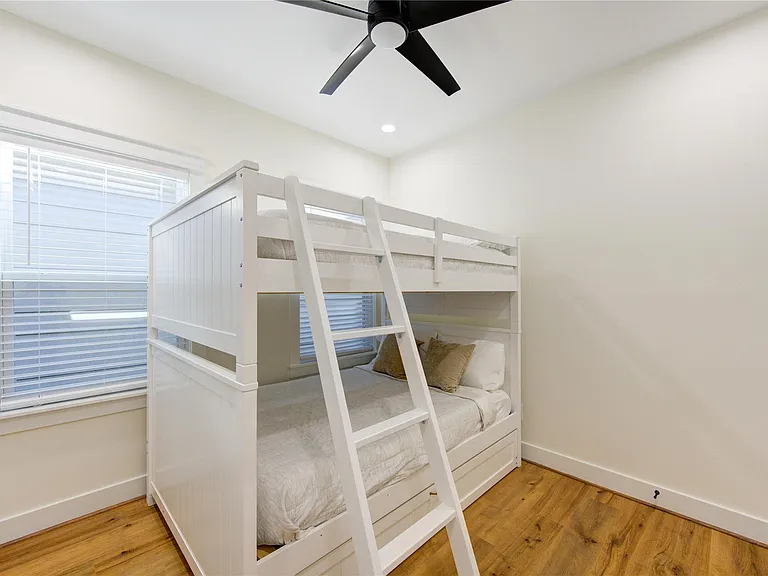 3406 Garapan St #A — Photo 30