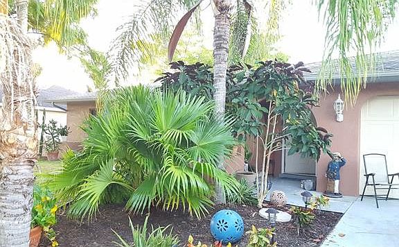 4th image of 606 SW 28th Ter