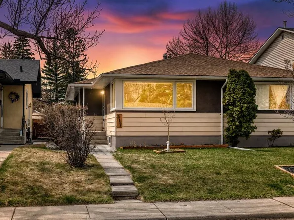 417 E 37th St SW, Calgary, AB T3C 1R7