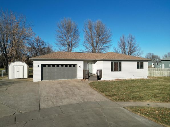 410 James Cir, Tea, SD 57064