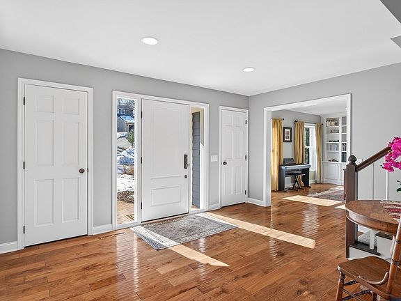 4th image of 11804 Waterford Rd