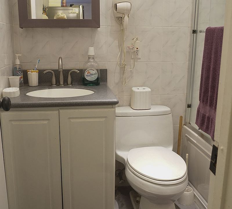 2nd image of 169 E 102nd St APT 3A