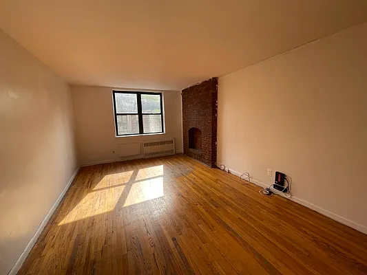 Rented by Eric Goodman Realty Corp | media 9