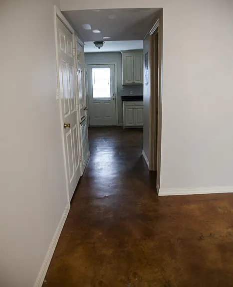403 N 39th Ave — Photo 4