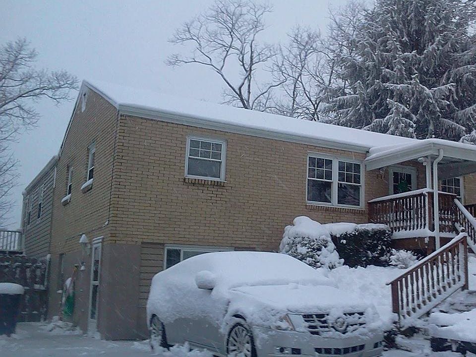2nd image of 201 Park Ln