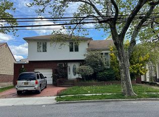 313 Mayfair Dr N, Brooklyn, NY 11234