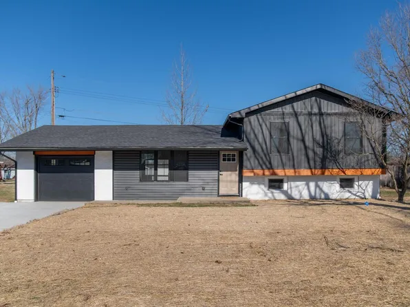 1006 Hillcrest Dr, Marion, IL 62959