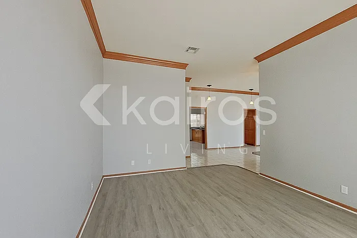 4 bed, 2.5 bath, 2181 sqft, $2,245 — Photo 4