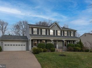 780 3rd St, Herndon, VA 20170